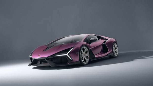 A Novitec 1048 lóerős lila Revueltót farag igazi V12-es élménnyé