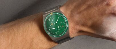 A Ressence TYPE 7 két új, vibráló színvariánsa garantáltan feldobja a minimalista órák világát