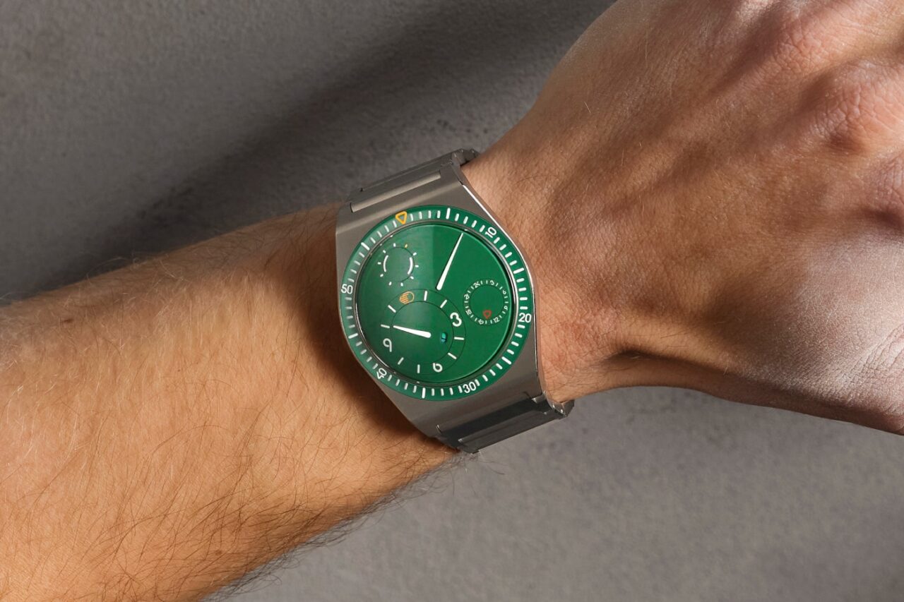A Ressence TYPE 7 két új, vibráló színvariánsa garantáltan feldobja a minimalista órák világát