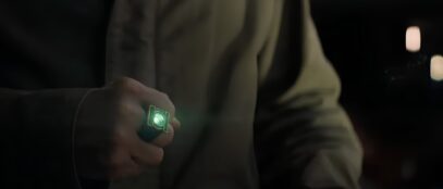 Christopher Cantwell egy véletlenül kikerült posztban erősítette meg a Lanterns második évadához való csatlakozását