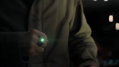 Christopher Cantwell egy véletlenül kikerült posztban erősítette meg a Lanterns második évadához való csatlakozását