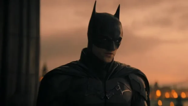 Matt Reeves egy titokzatos fotóval jelentette be A Batman 2 forgatásának kezdetét.
