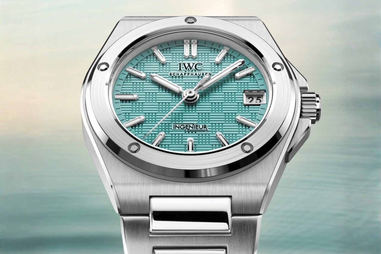 Az IWC Ingenieur Automatic 35 nyári kék számlapja azonnal elhozza a gondtalan tengerparti hangulatot
