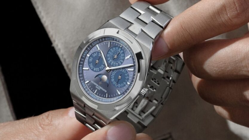 A Vacheron Constantin világosabb kék árnyalattal frissíti az Overseas óracsaládot